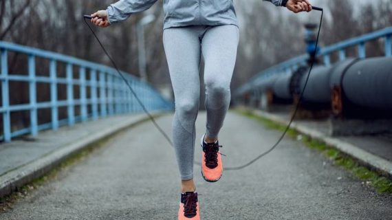 Mau Meninggikan Badan? Sepertinya Kamu Harus Intip Olahraga Ini Deh!