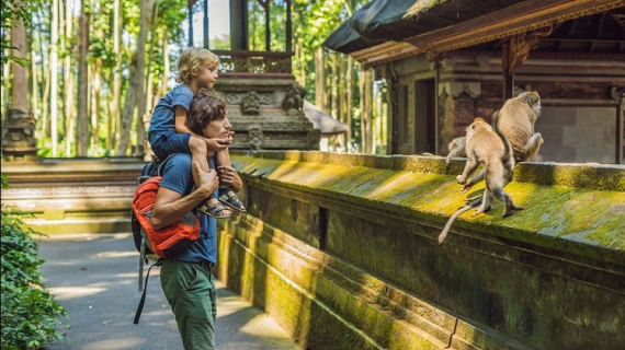 20 Tempat Wisata Terkenal yang Jadi Sasaran Turis di Indonesia